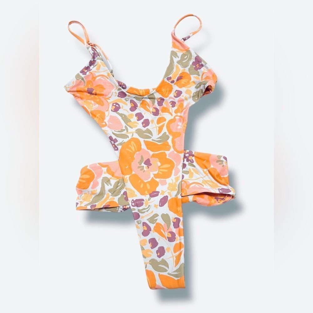 NWOT Stone Fox Swim Bloom Print Small one piece